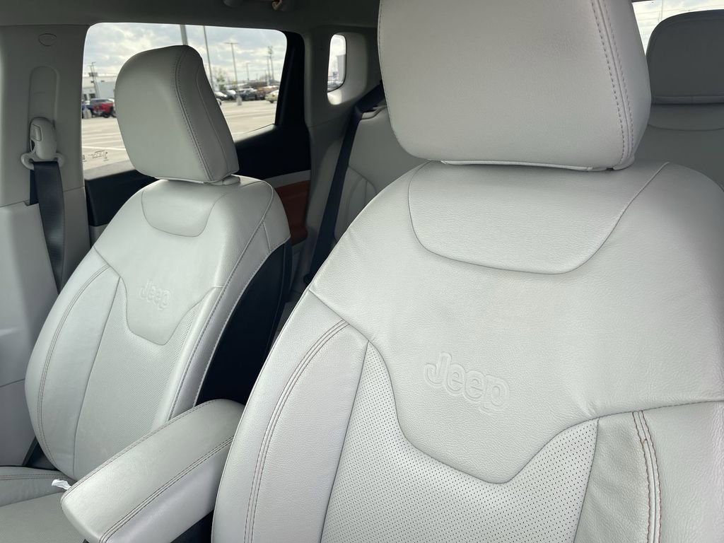 Used 2022 Jeep Compass Limited image 16