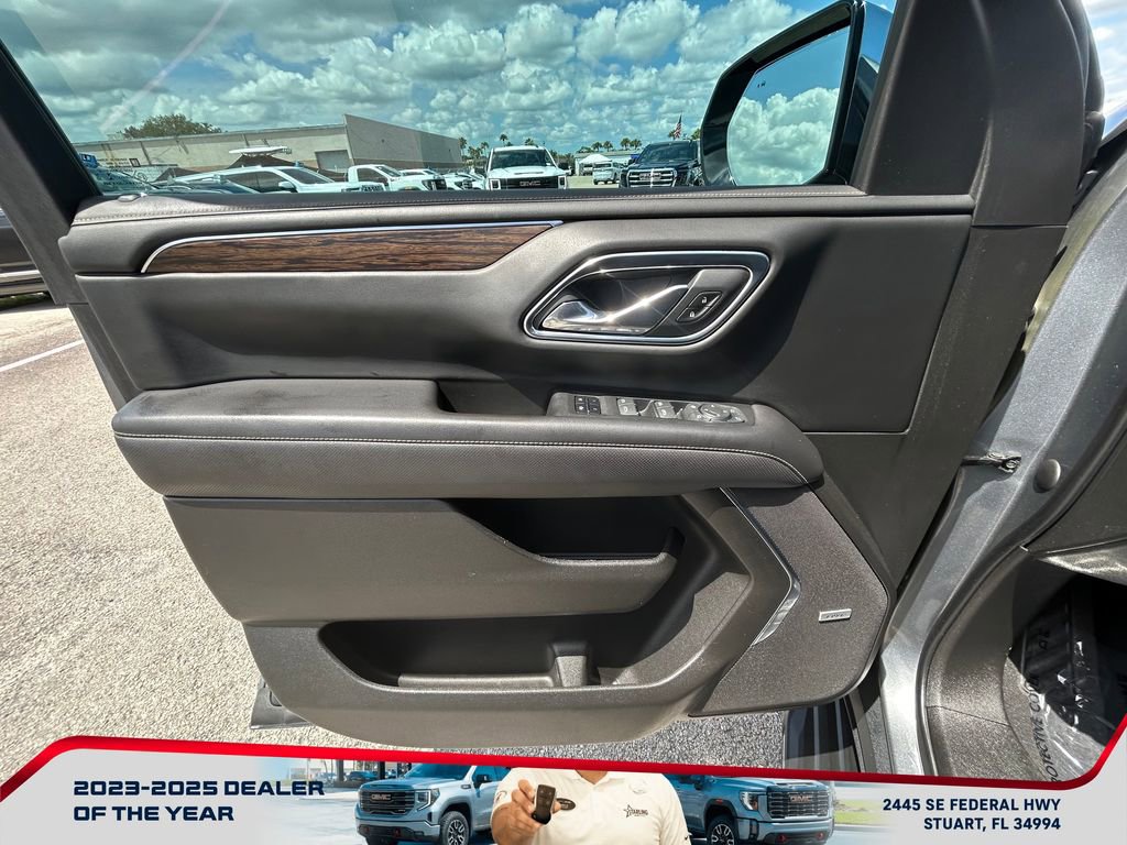 Used 2021 Chevrolet Tahoe Premier w/ Premium Package RWD image 24