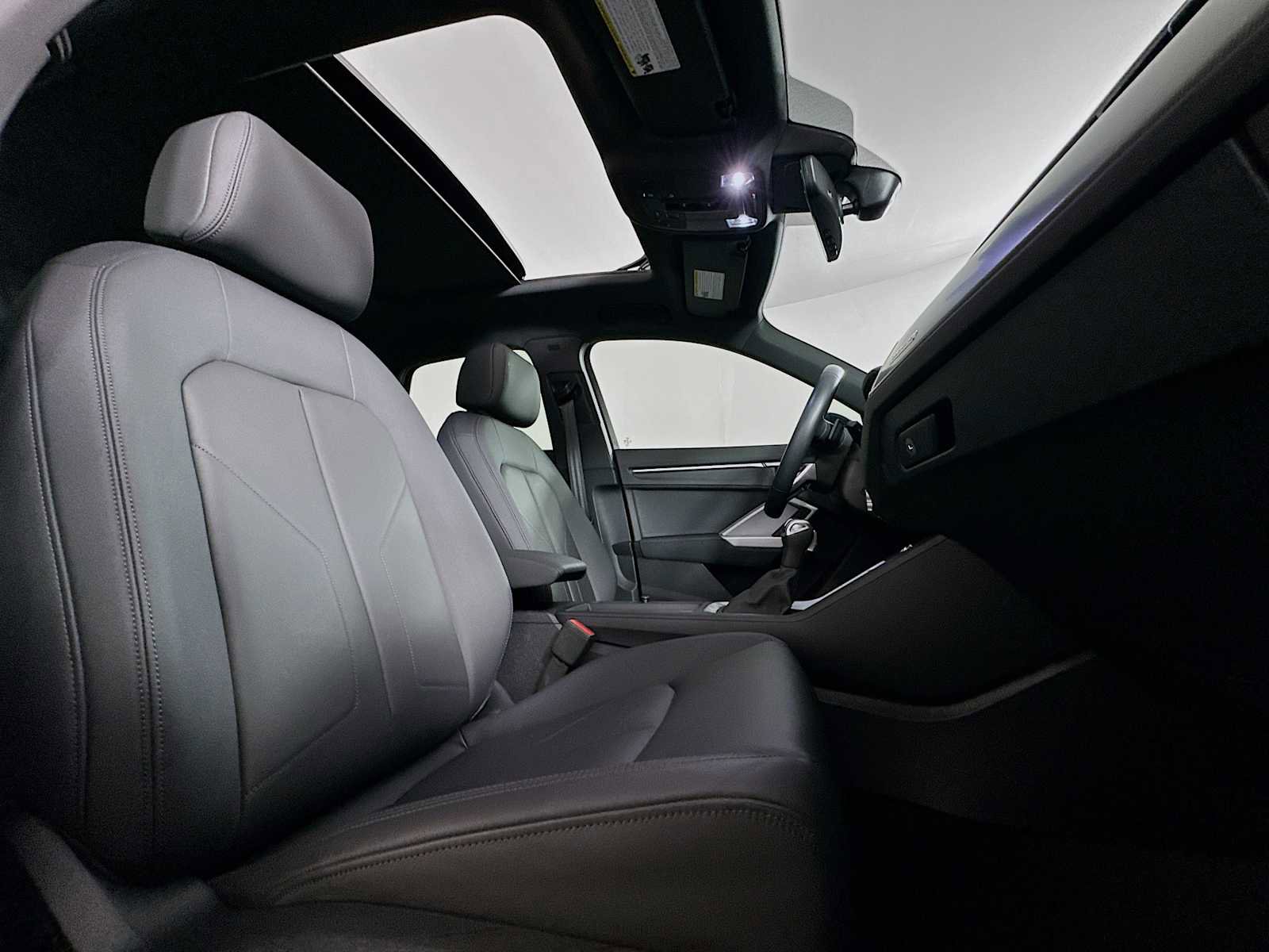 Used 2024 Audi Q3 2.0T Premium w/ Convenience Package image 26