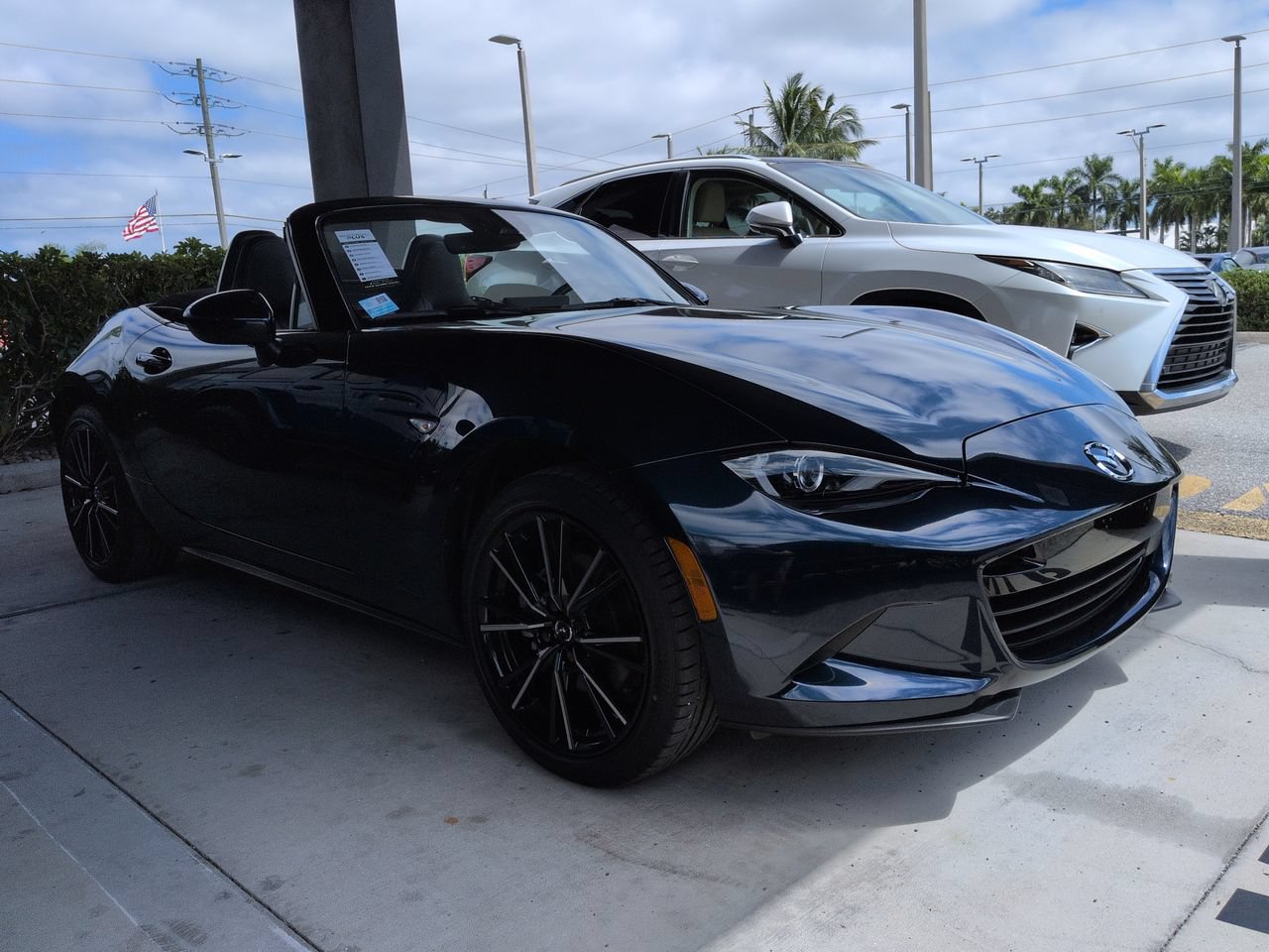 Used 2025 MAZDA MX-5 Miata Grand Touring w/ Weather Package RWD image 2