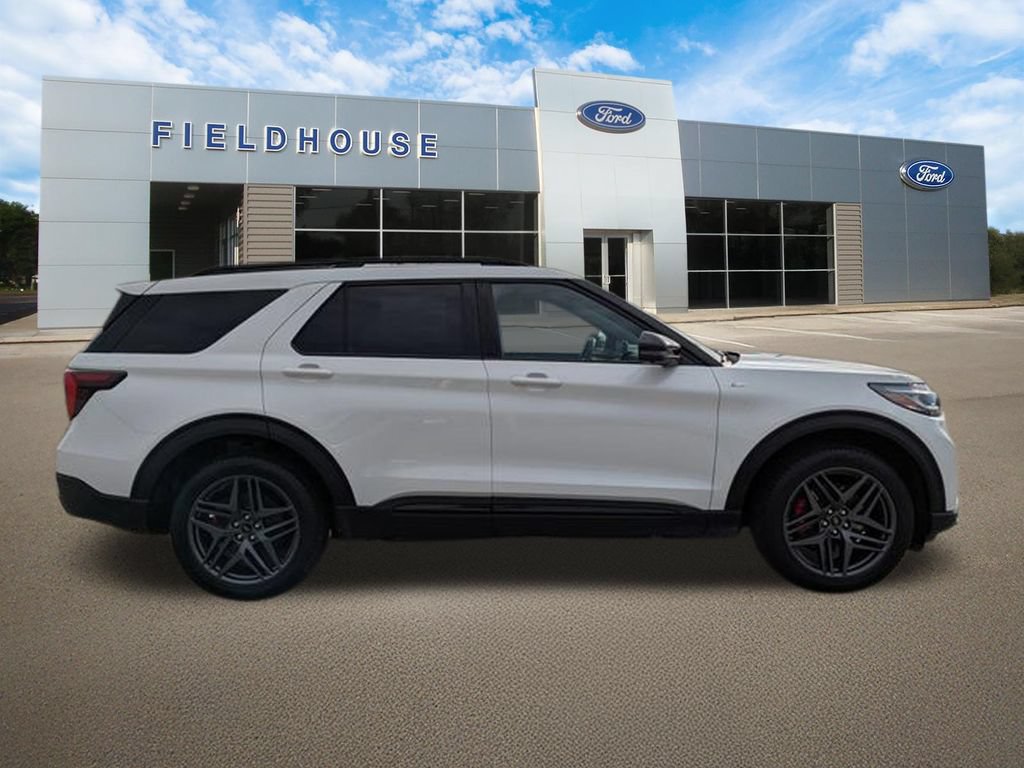 Used 2025 Ford Explorer ST-Line w/ ST-Line Street Pack AWD/4WD image 11