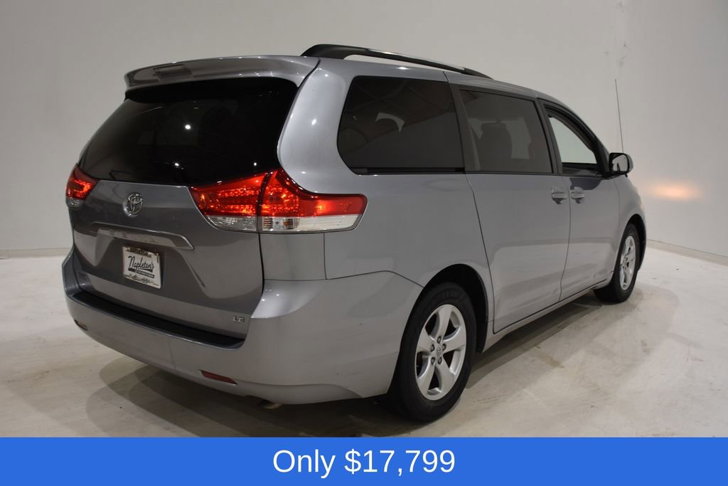 Used 2013 Toyota Sienna LE image 4
