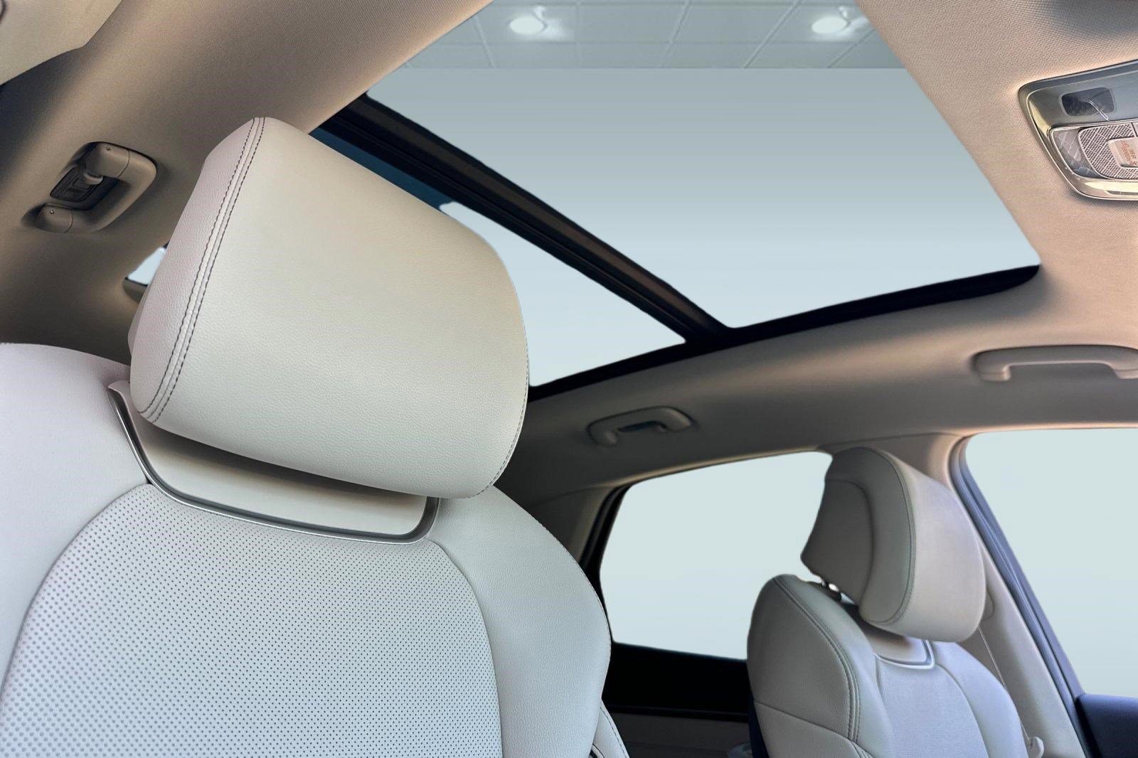 Used 2022 Genesis GV70 2.5T w/ Advanced Package image 15