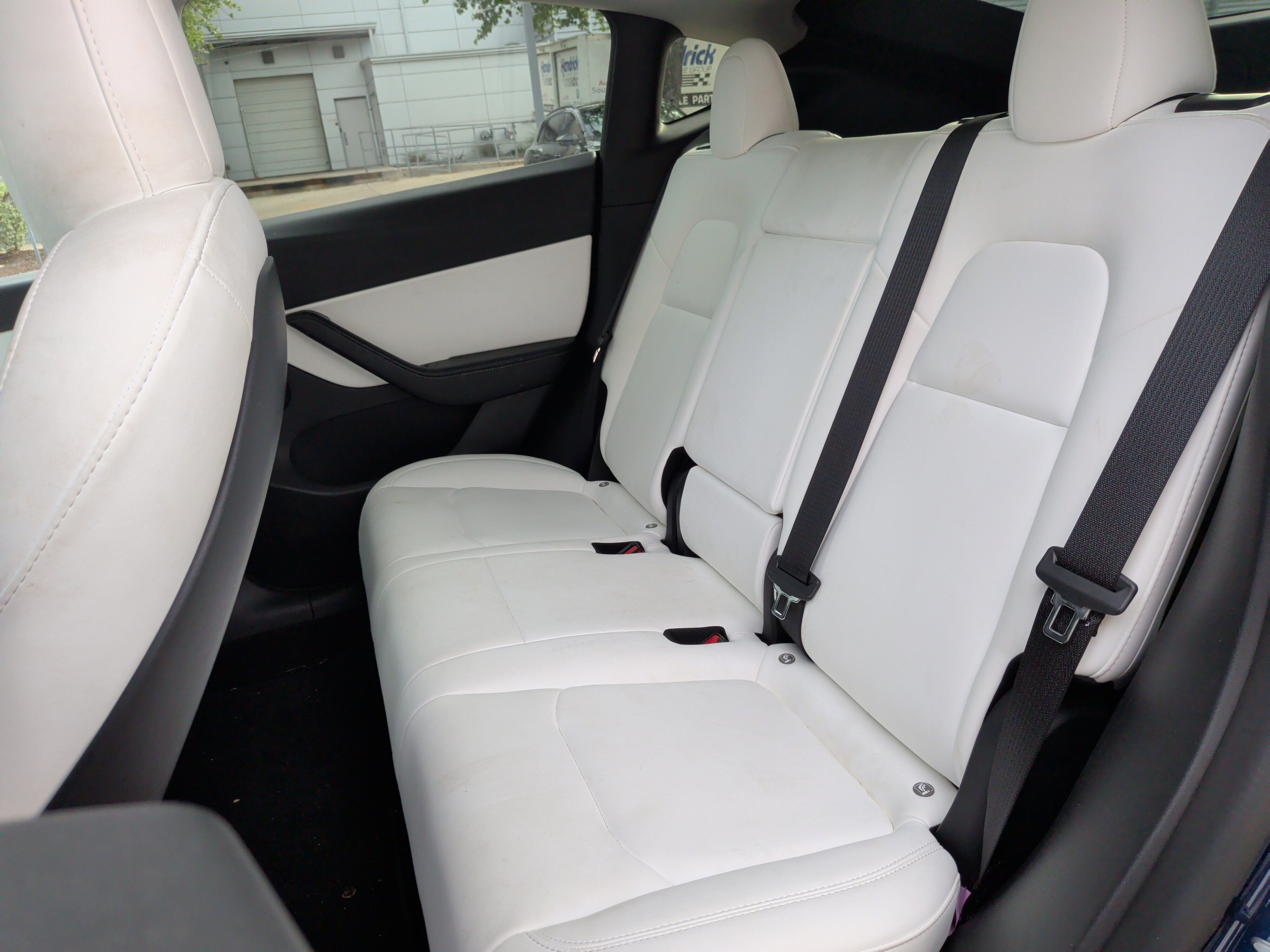 Used 2022 Tesla Model Y Long Range image 28