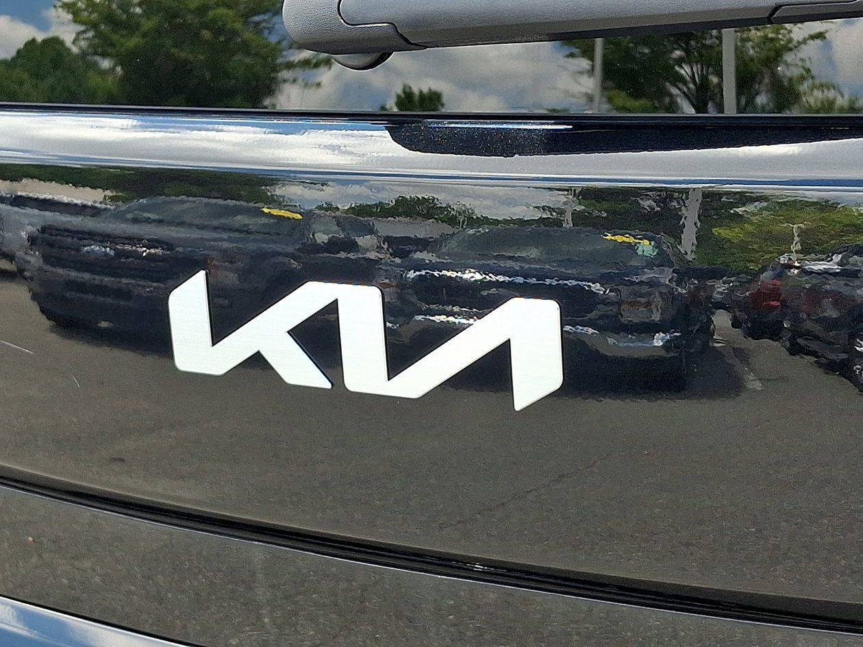 Used 2025 Kia Soul LX w/ LX Technology Package FWD image 29