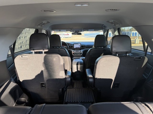 Used 2024 Ford Explorer XLT w/ Equipment Group 202A image 7