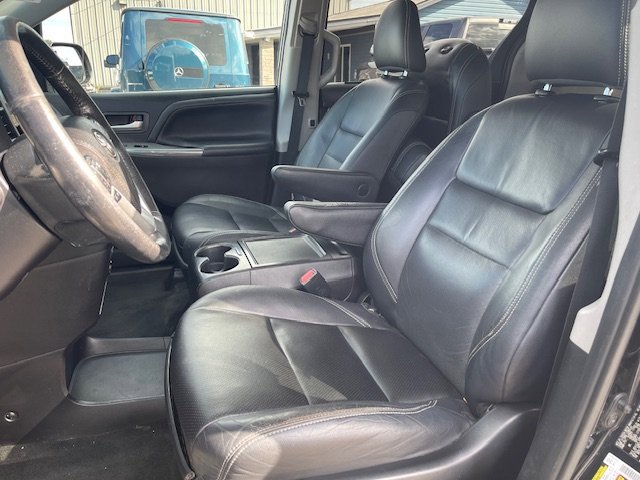 Used 2017 Toyota Sienna SE FWD image 10