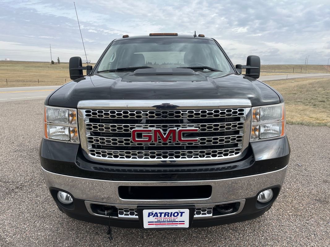 Used 2014 GMC Sierra 2500 Denali w/ Suspension Package, Off-Road image 8