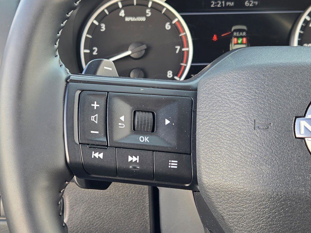Used 2025 Nissan Rogue SV FWD image 28