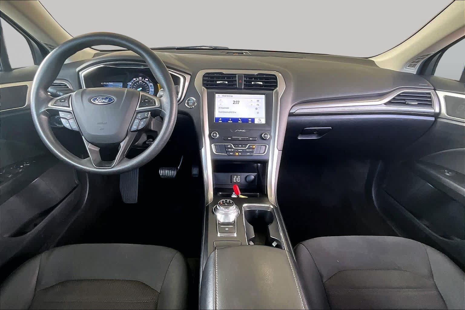 Used 2020 Ford Fusion SE FWD image 15