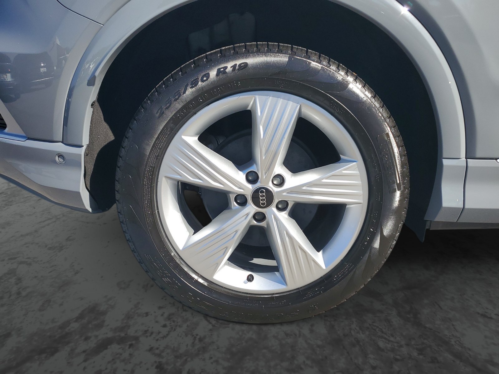 Used 2023 Audi Q4 e-tron Prestige AWD/4WD image 5