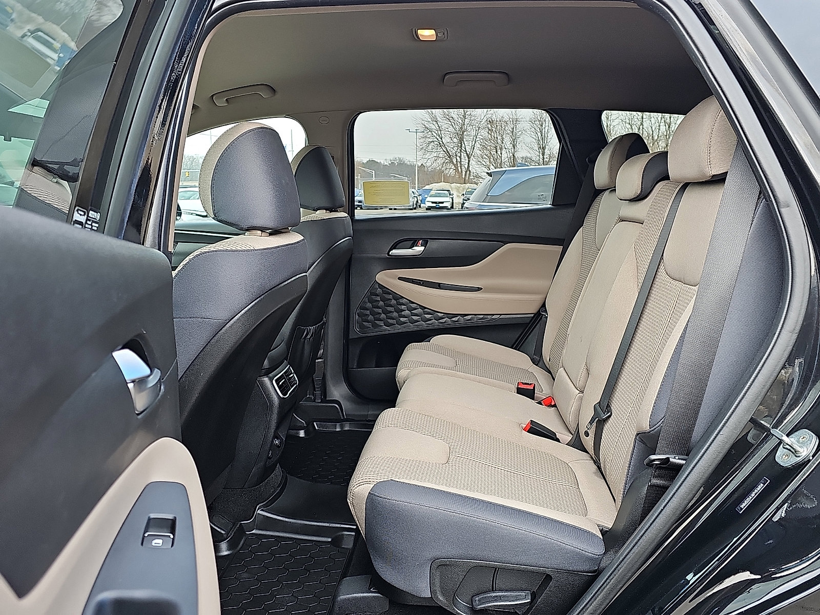 Used 2023 Hyundai Santa Fe SEL w/ Cargo Package image 10