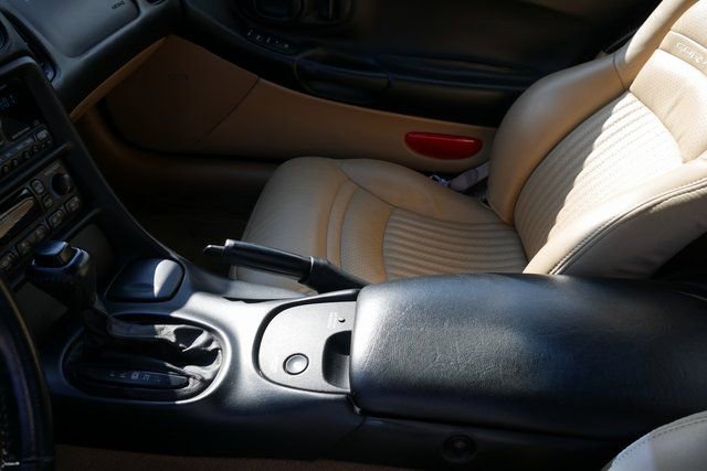 Used 2001 Chevrolet Corvette Convertible w/ Preferred Equipment Group1 image 17