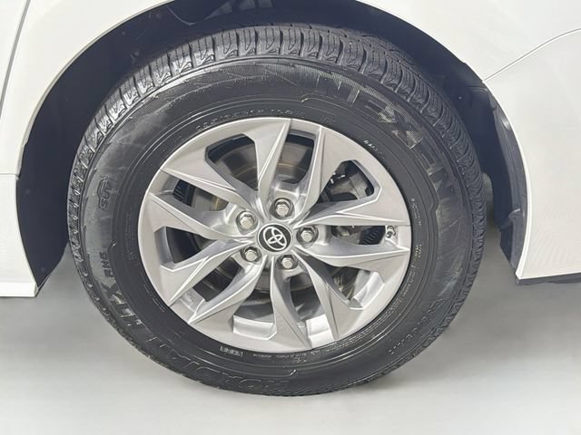 Used 2022 Toyota Sienna XLE w/ XLE Plus Package FWD image 38
