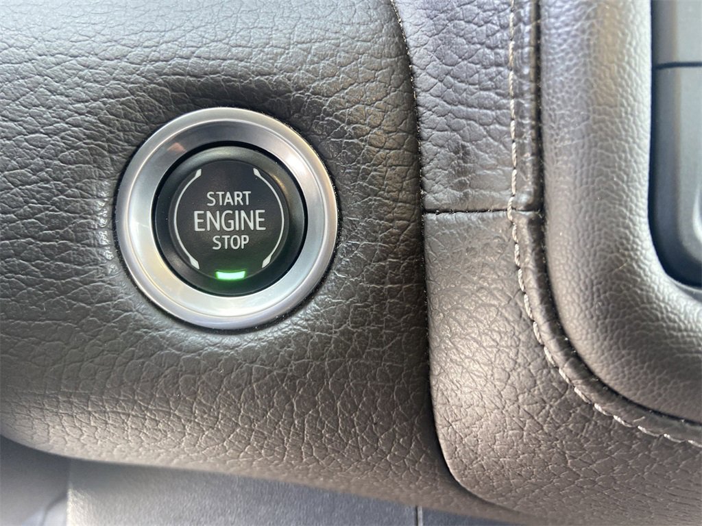 Certified 2022 GMC Yukon Denali w/ Denali Premium Package image 17