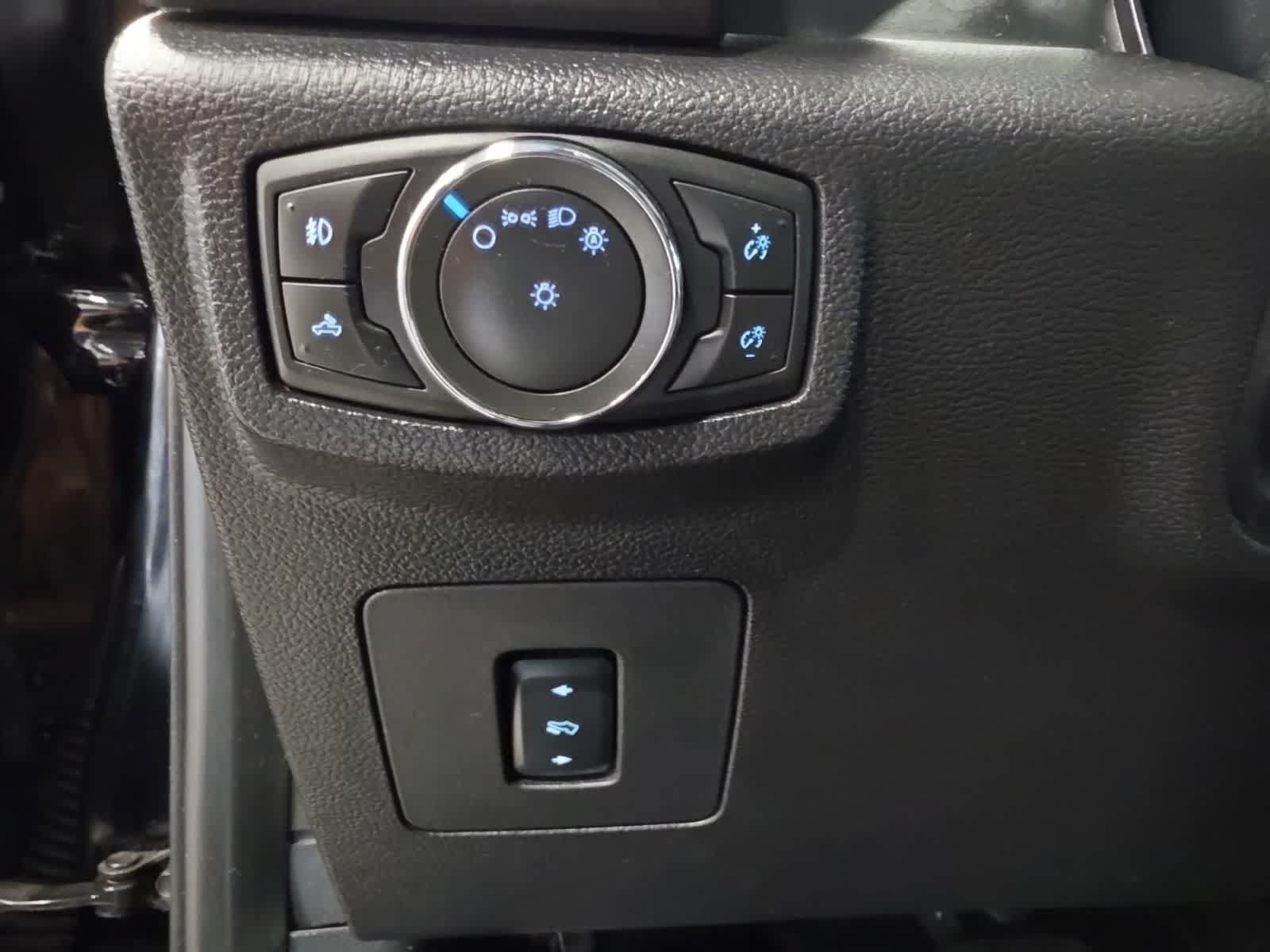 Used 2016 Ford F150 XLT w/ Equipment Group 302A Luxury AWD/4WD image 20