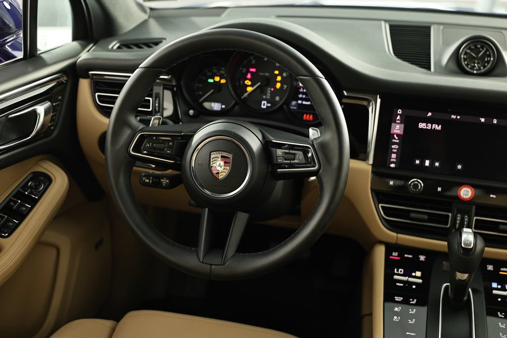 Certified 2026 Porsche Macan AWD/4WD image 30
