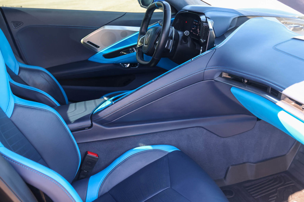 Used 2022 Chevrolet Corvette Stingray Premium Conv w/ Z51 Performance Package RWD image 21