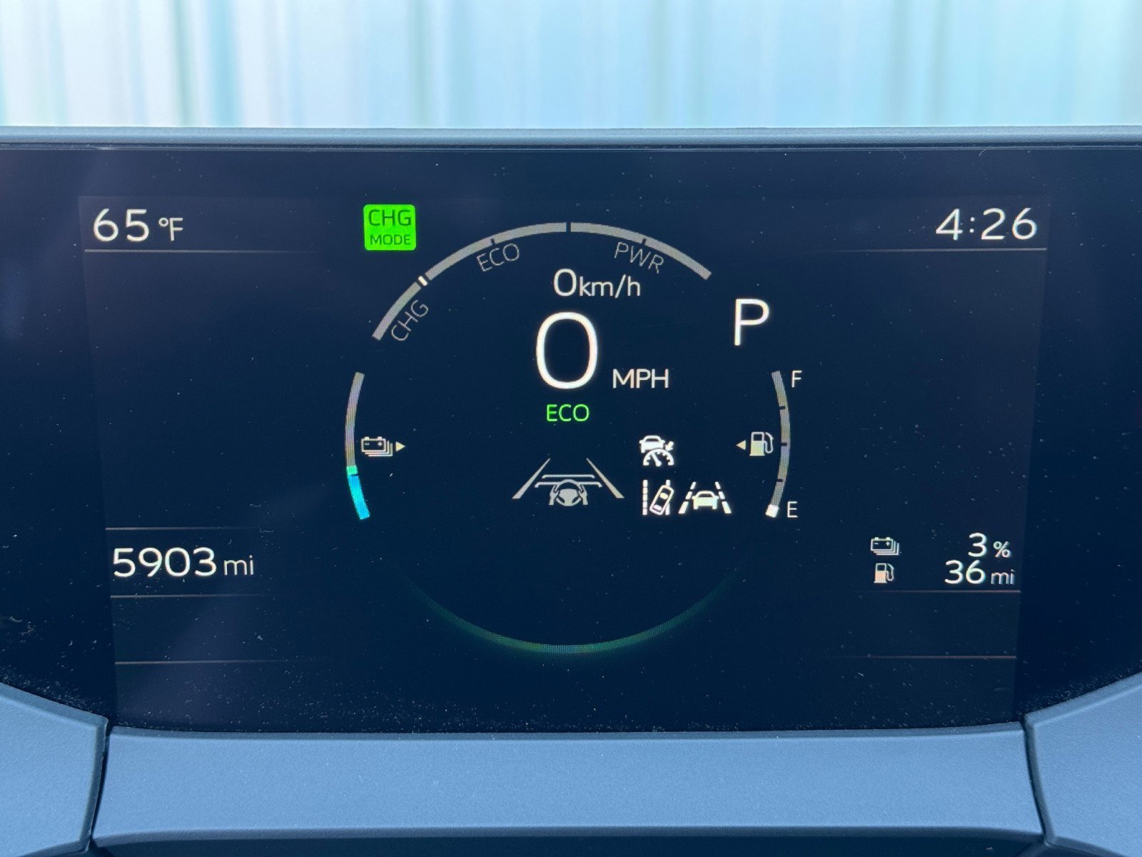 Used 2025 Toyota Prius Plug-In Hybrid XSE FWD image 17