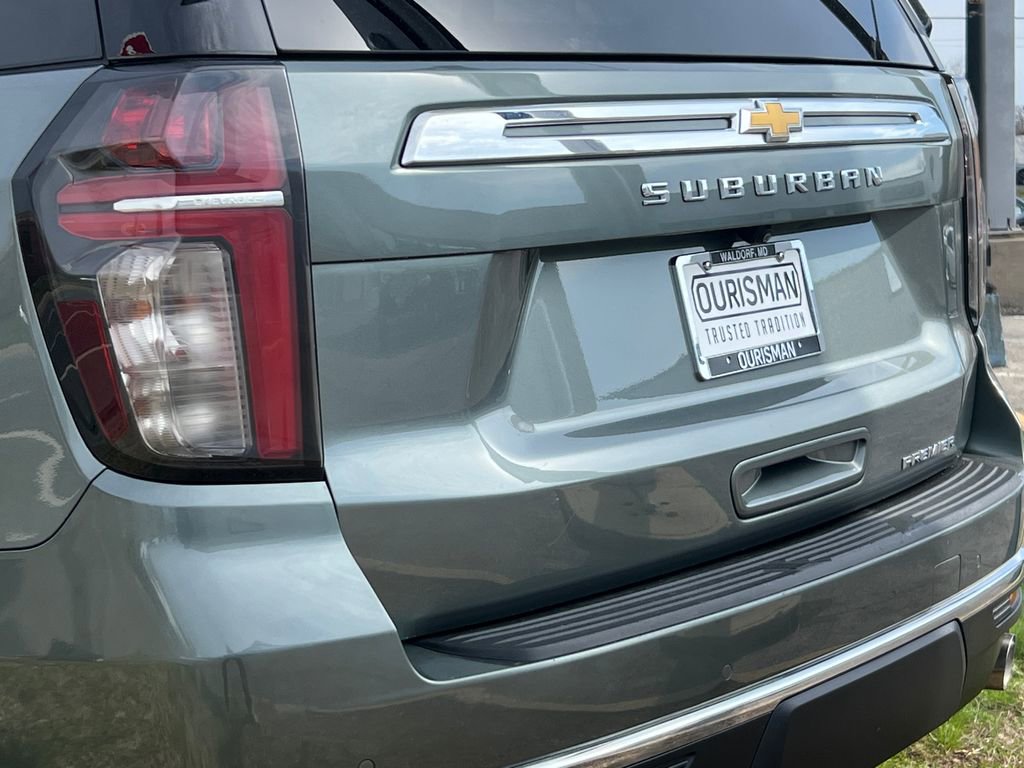 Used 2023 Chevrolet Suburban Premier image 8