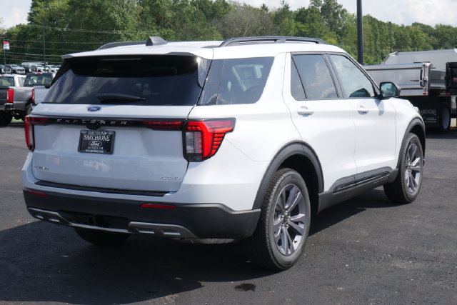 New 2026 Ford Explorer Active w/ Active Comfort Package AWD/4WD image 13