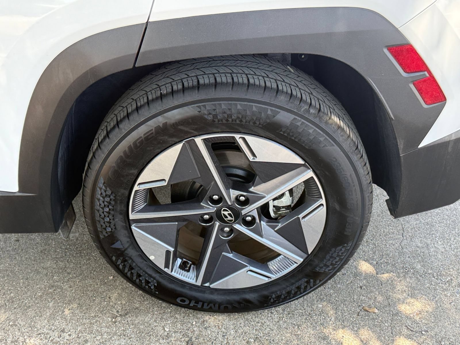 Used 2026 Hyundai Tucson SEL Plus FWD image 30