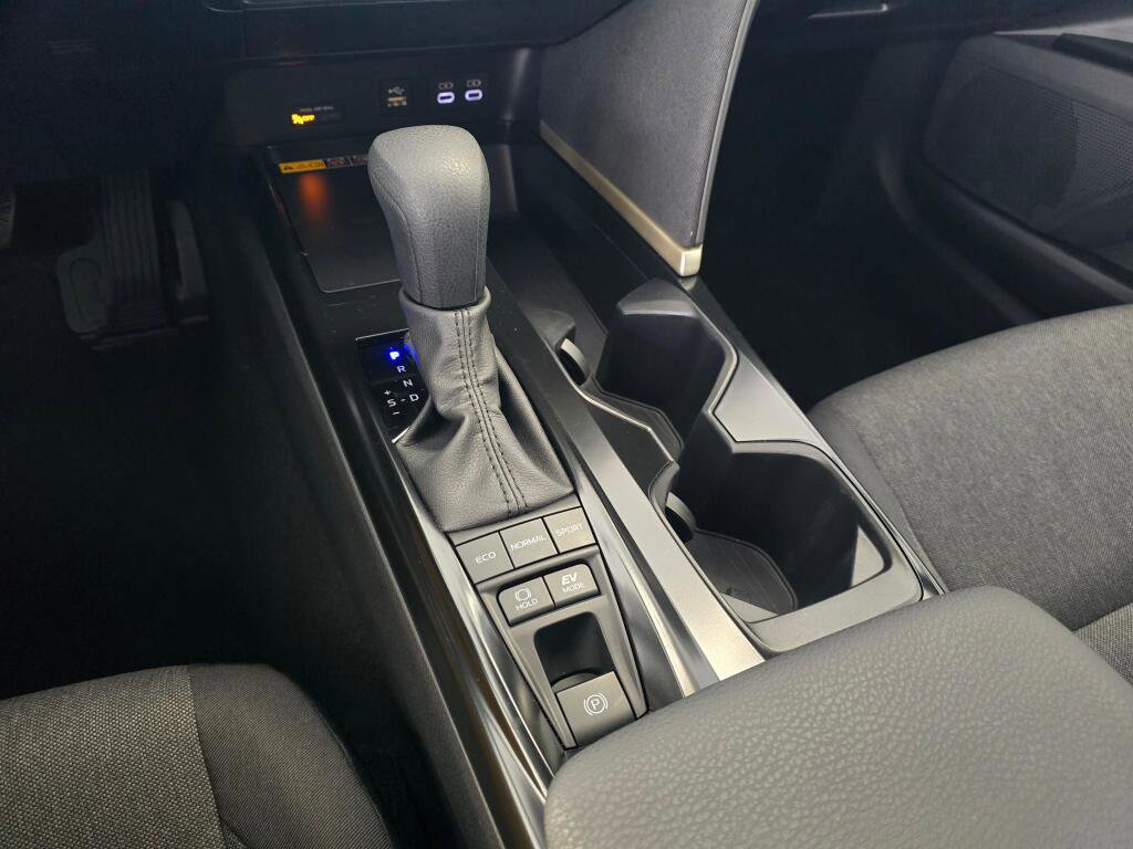 Used 2026 Toyota Camry LE image 33