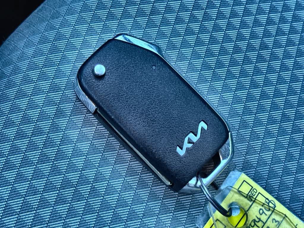 Used 2023 Kia Soul LX w/ Option Group 015 FWD image 28