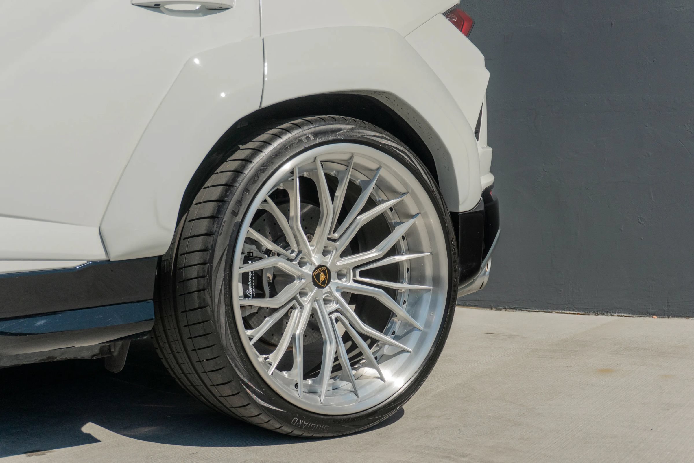 Used 2019 Lamborghini Urus AWD/4WD image 27