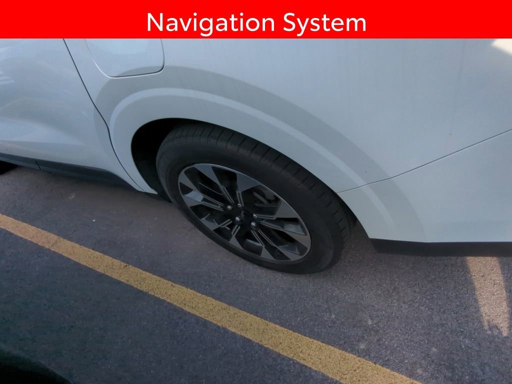 Used 2024 Kia Carnival EX FWD image 5