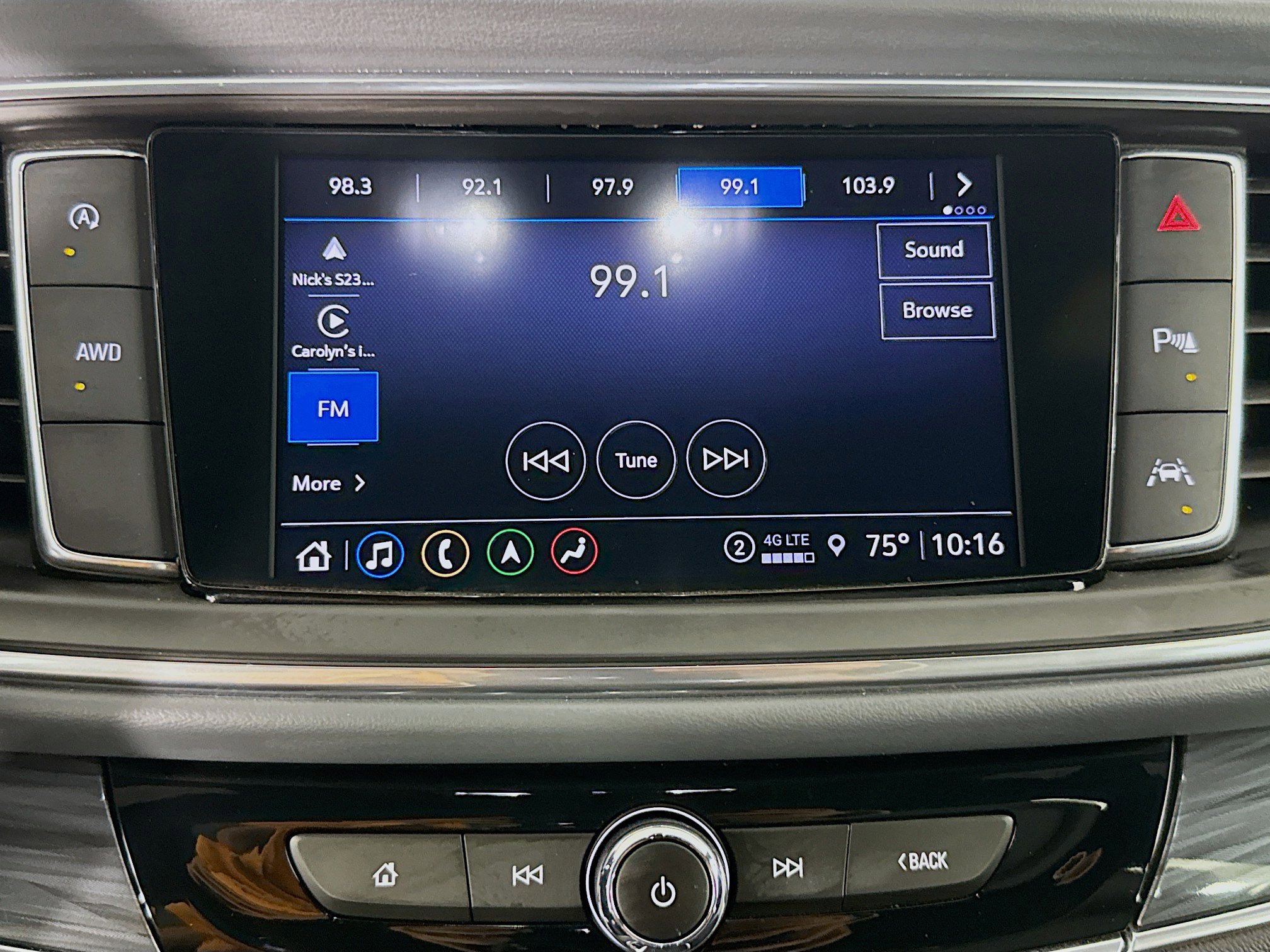 Used 2024 Buick Enclave Premium AWD/4WD image 17