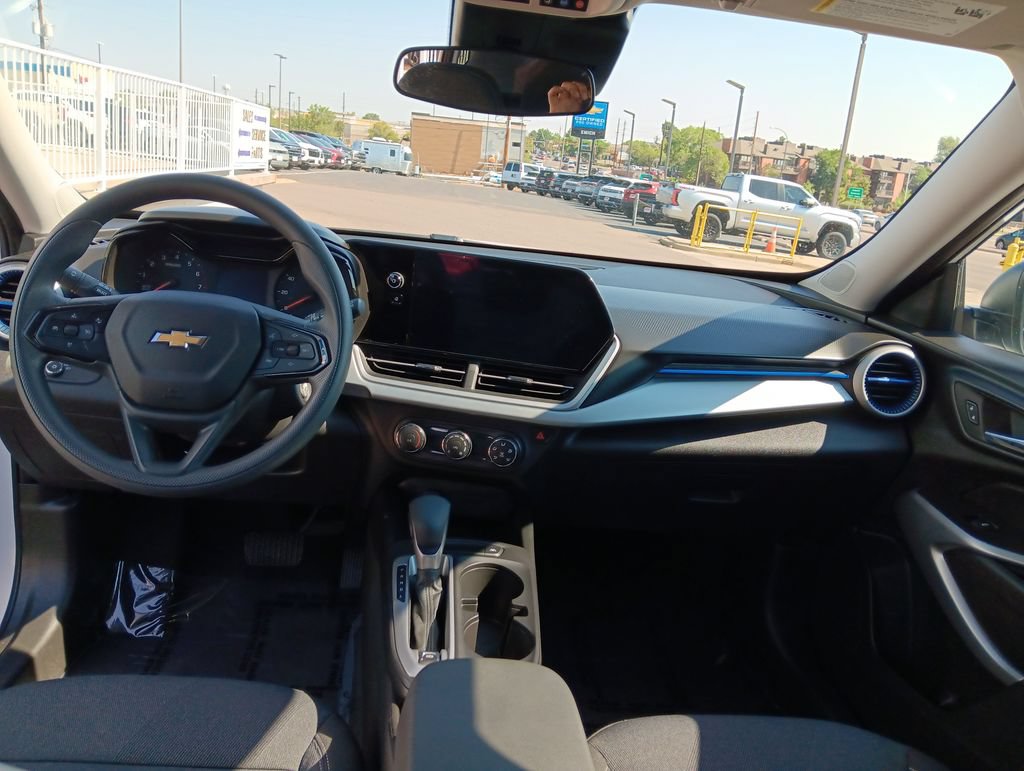 Used 2026 Chevrolet Trax LS FWD image 12