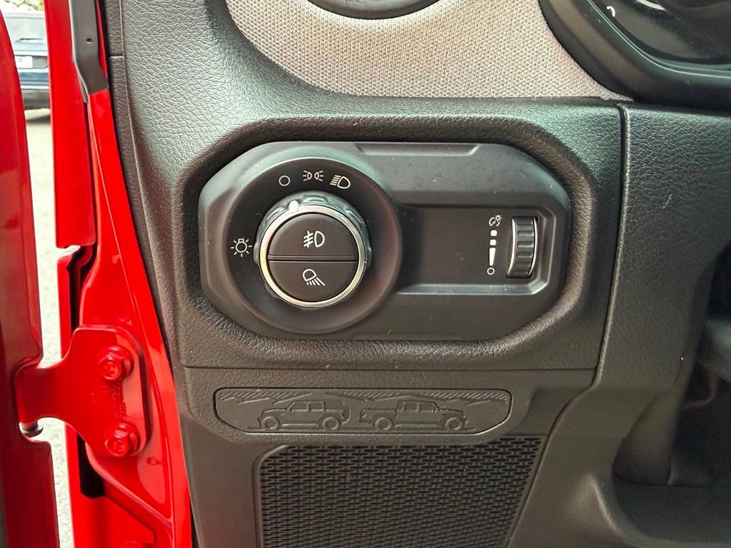 Used 2024 Jeep Gladiator Sport AWD/4WD image 31