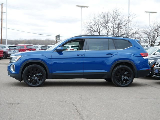 Certified 2025 Volkswagen Atlas SE w/ Panoramic Sunroof Package image 4