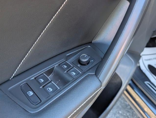 Used 2023 Volkswagen Tiguan SE R-Line AWD/4WD image 21