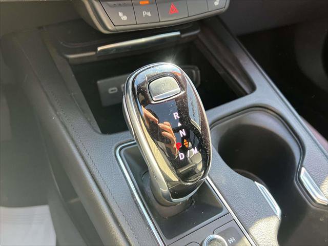 Certified 2023 Cadillac XT4 Luxury w/ Cold Weather Package image 31