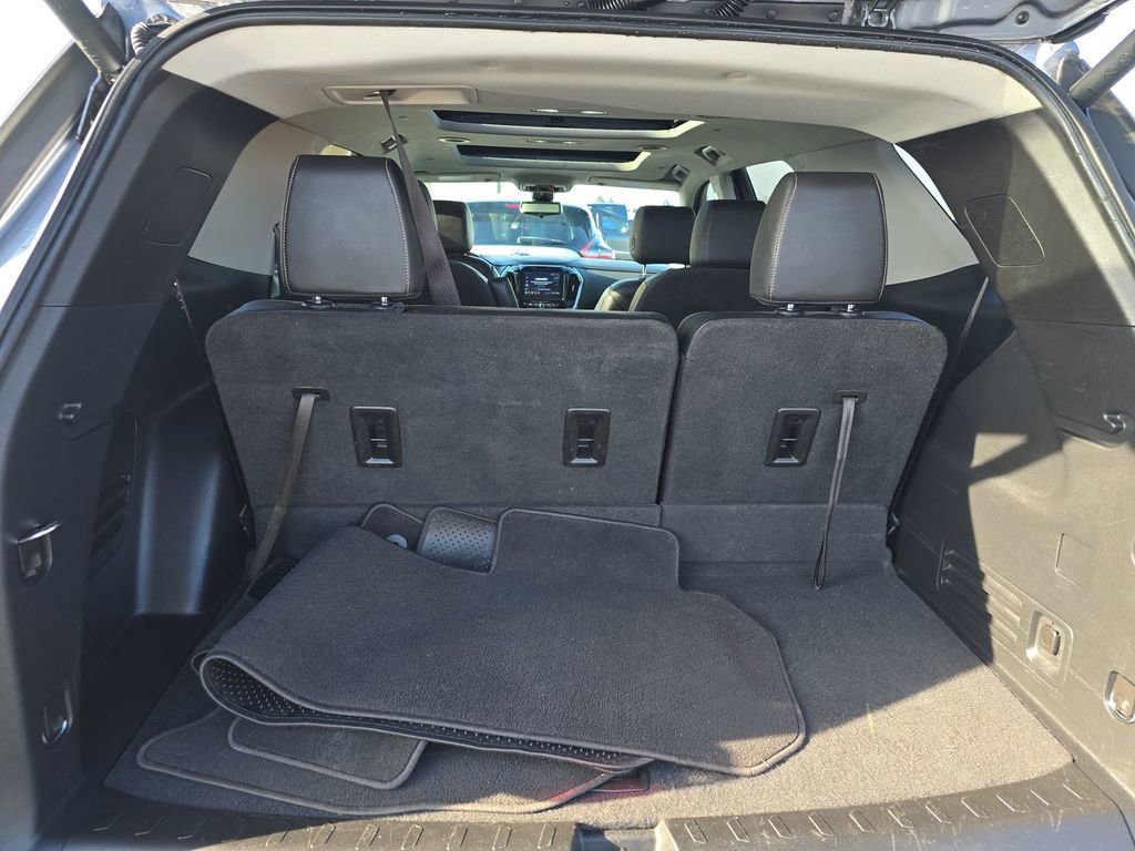Used 2021 Chevrolet Traverse RS image 17