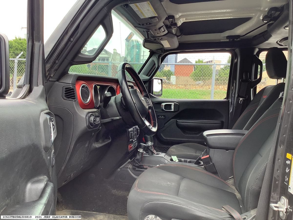 Used 2021 Jeep Gladiator Rubicon AWD/4WD image 5