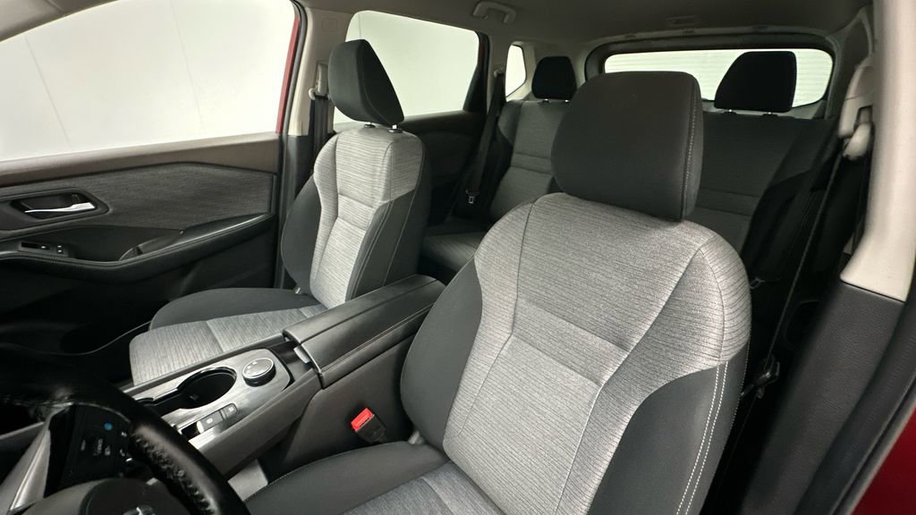 Certified 2021 Nissan Rogue SV image 9