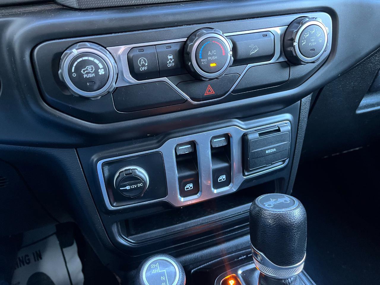 Used 2018 Jeep Wrangler Sport AWD/4WD image 23
