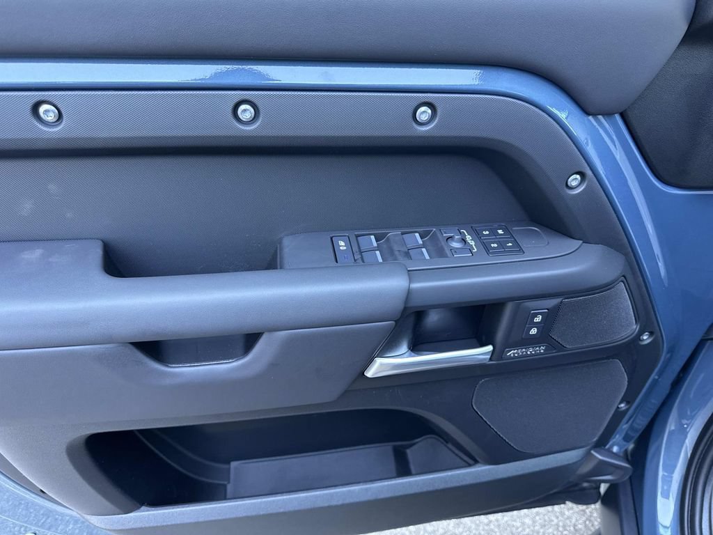 New 2026 Land Rover Defender 110 X-Dynamic SE AWD/4WD image 19