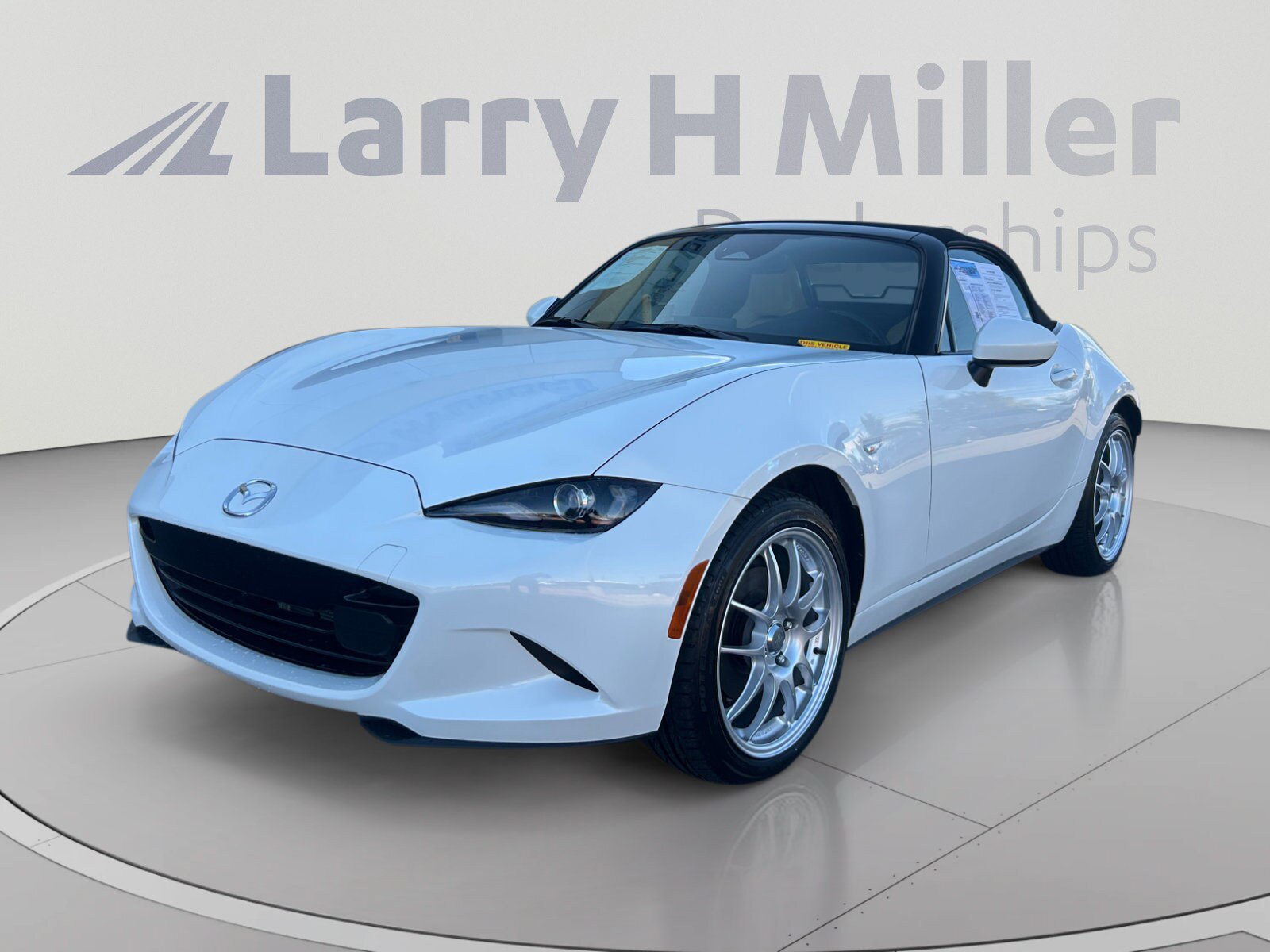 Used 2024 MAZDA MX-5 Miata Grand Touring RWD image 1