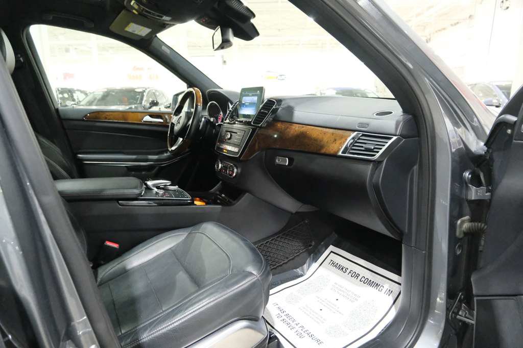 Used 2019 Mercedes-Benz GLS 550 4MATIC image 36