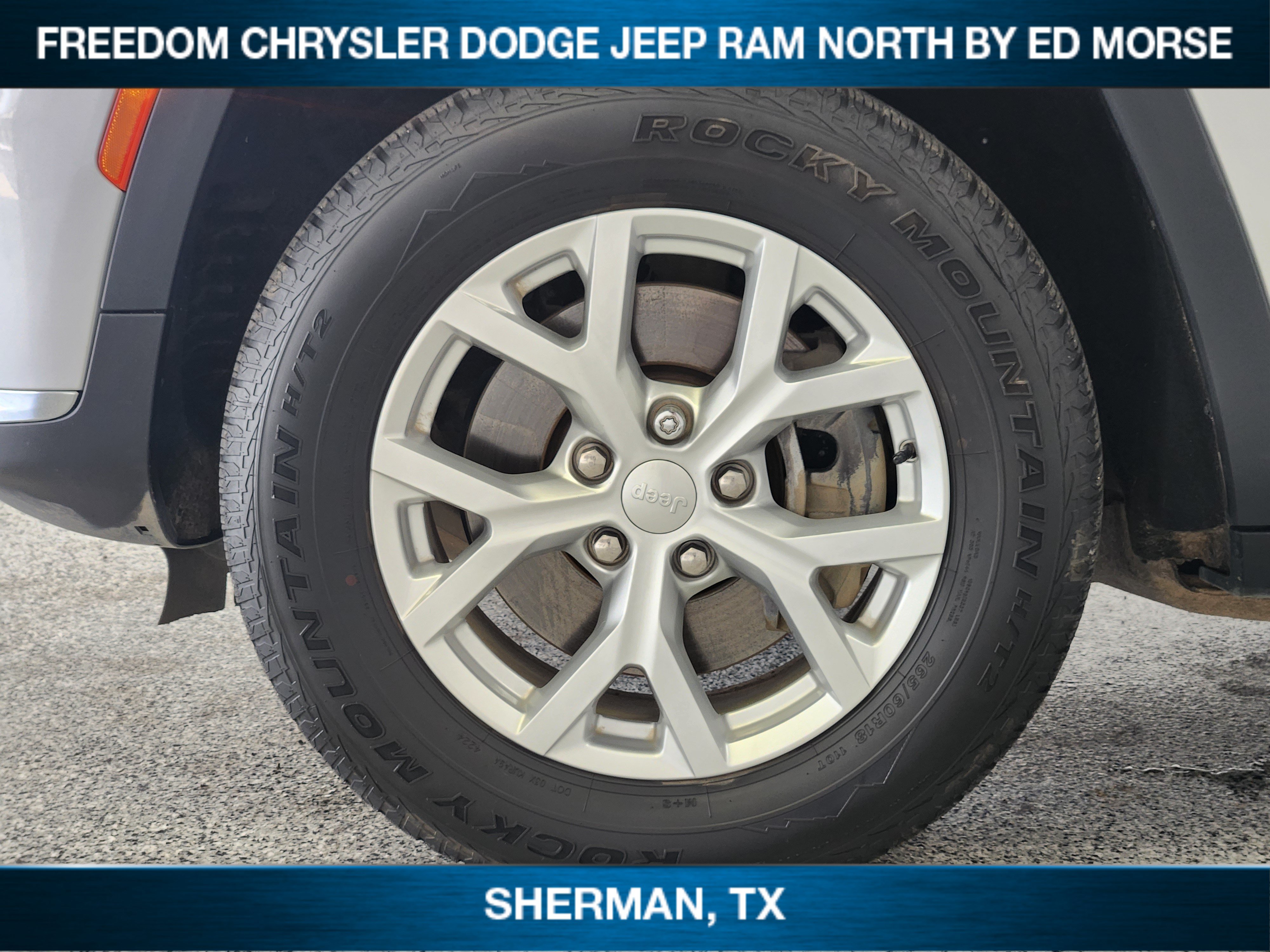 Used 2023 Jeep Grand Cherokee L Limited RWD image 7