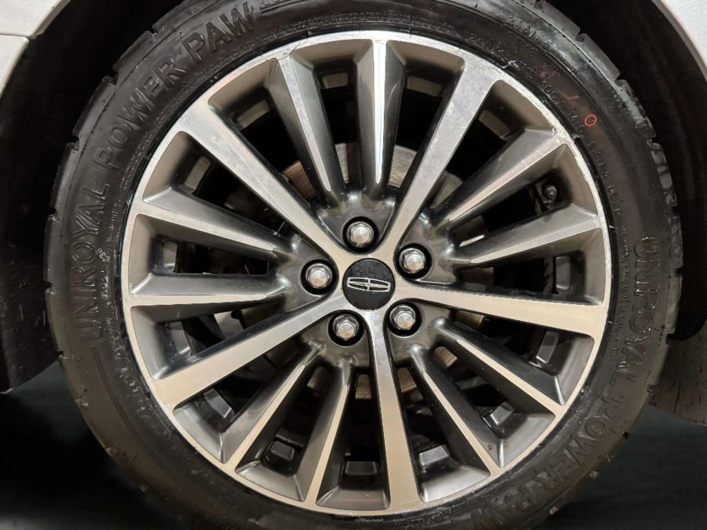 Used 2019 Lincoln MKZ Reserve image 27