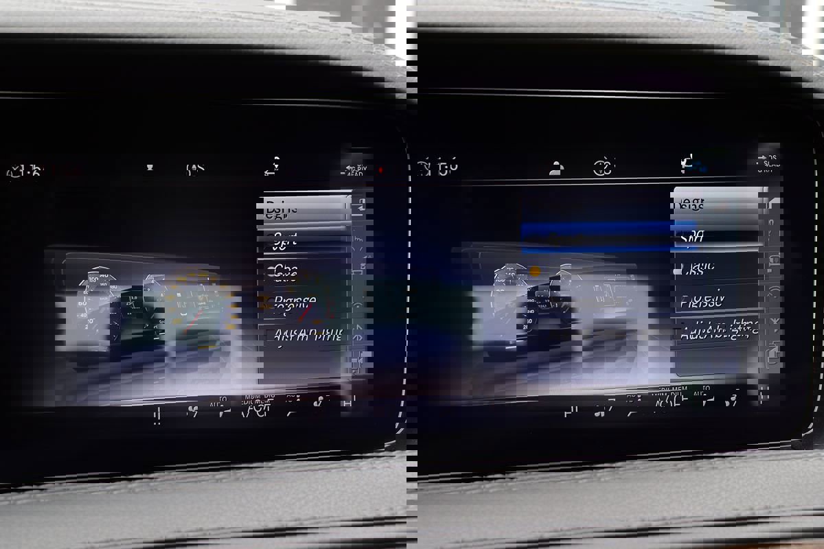 Used 2019 Mercedes-Benz S 560 Sedan image 32