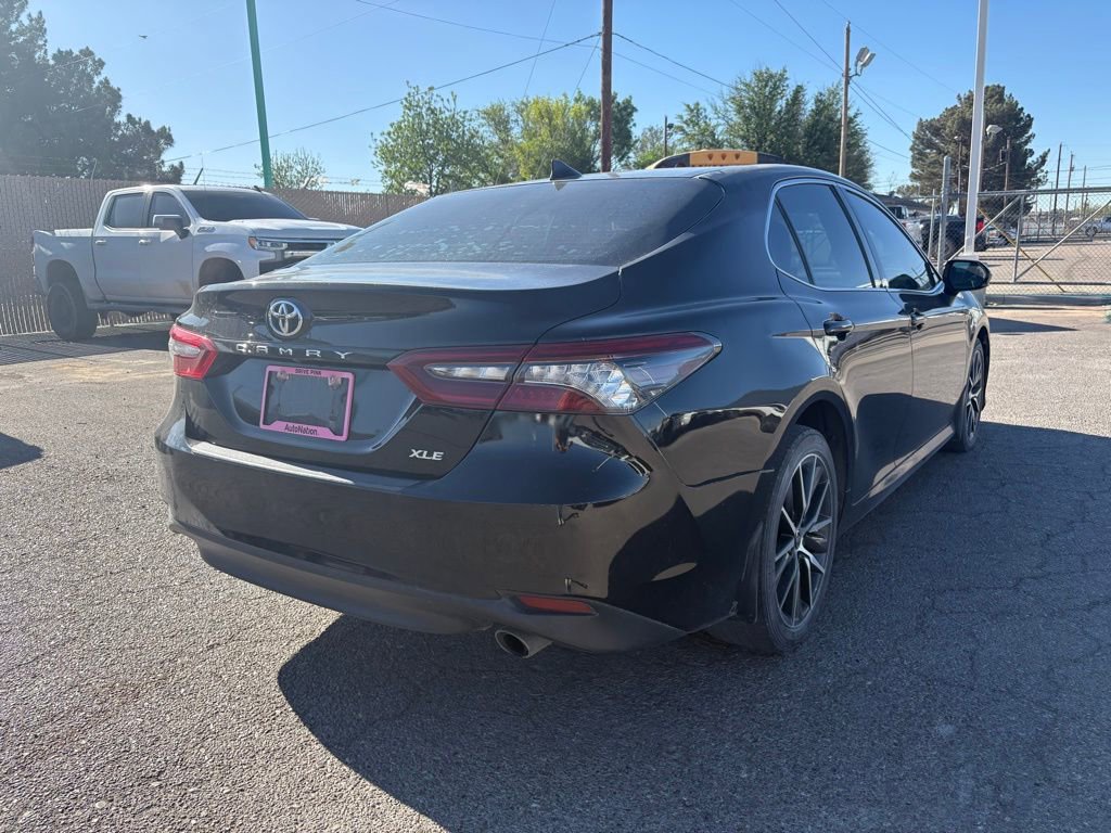 Used 2021 Toyota Camry XLE FWD image 4