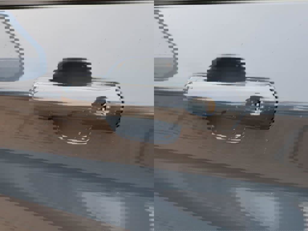 Used 2025 Ford Explorer Active w/ Active Comfort Package image 22