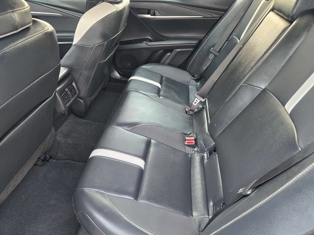 Used 2025 Toyota Camry SE FWD image 15