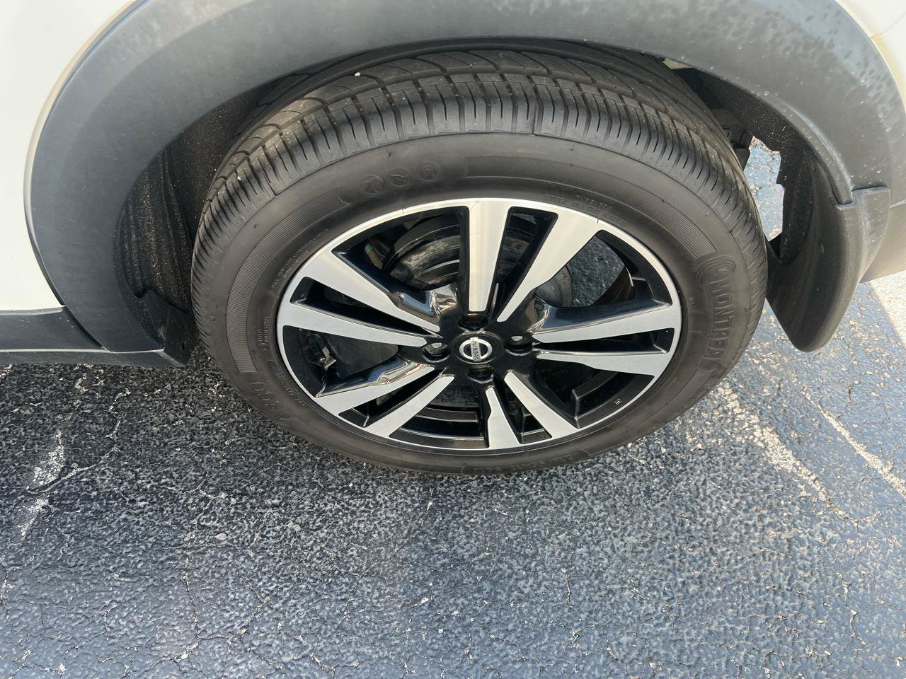 Used 2020 Nissan Kicks SR FWD image 21